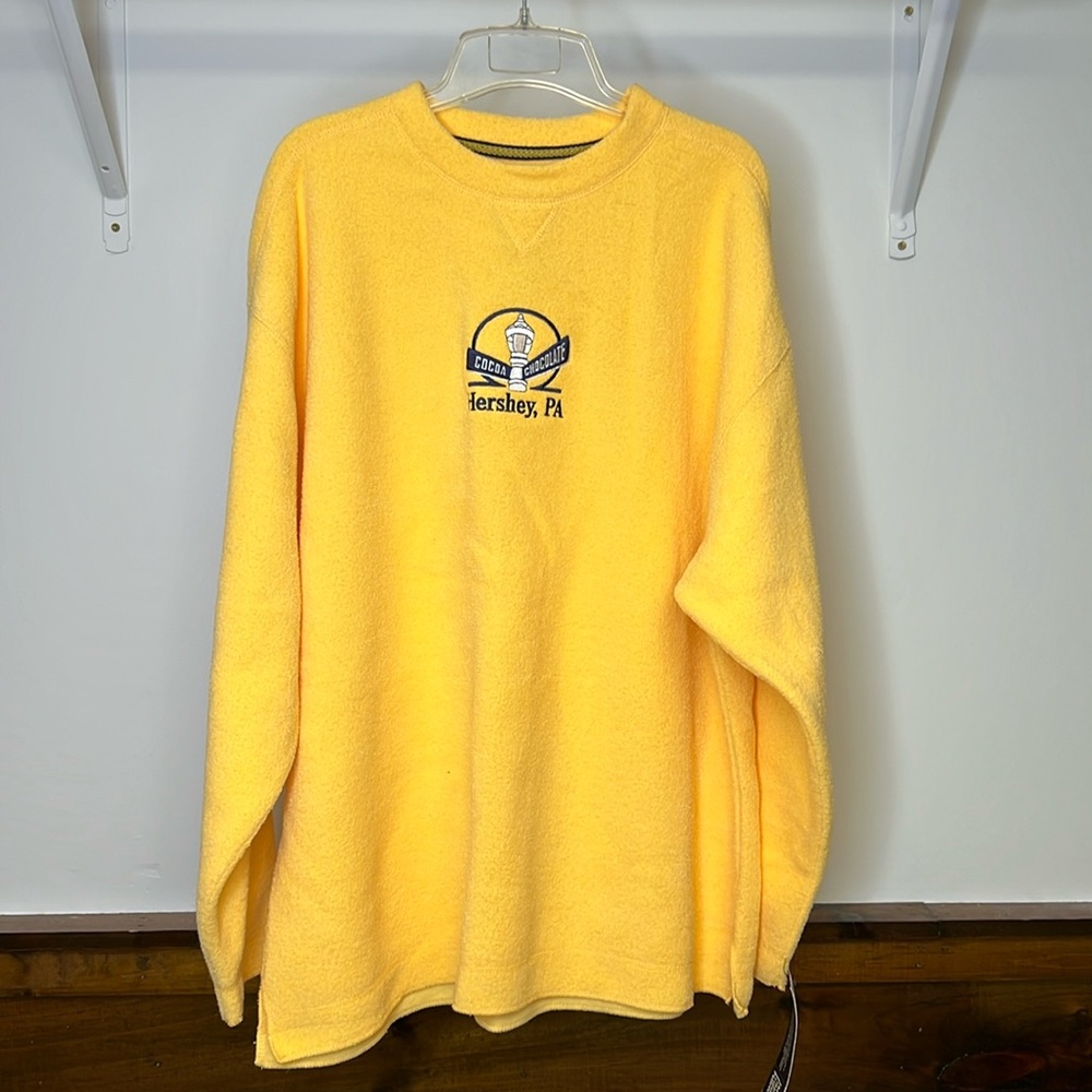 NWT Hershey‎ Pennsylvania Yellow Crewneck Sweatshirt- XL